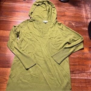 New York and Company green light pull over